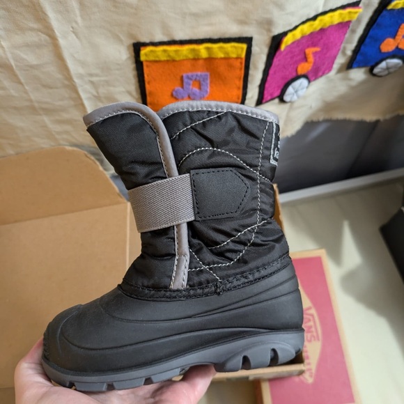 Kamik Toddler Boots - Like NEW - Picture 3 of 5